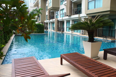 游泳池喺公寓购买喺芭堤雅城市花园热带