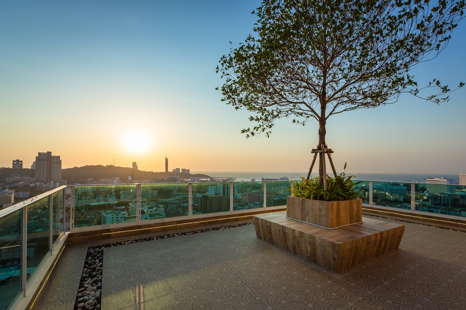 City Garden Tower One Bedroom Large Condo in Prime Location Center Pattaya City