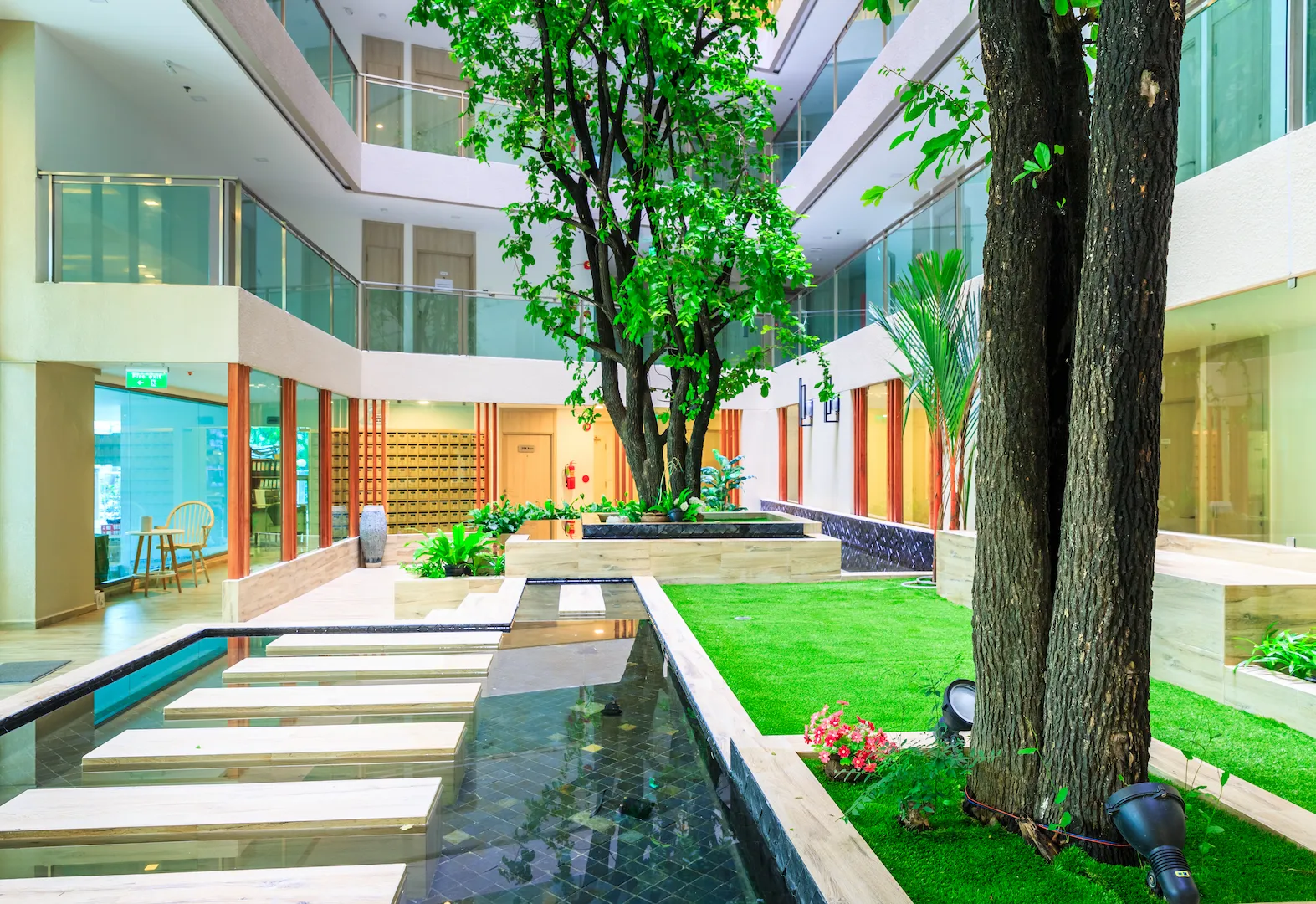 รูปด้านนอกเดอะคลาวด์
